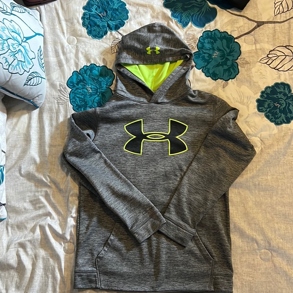 YXL Under Armour hoodie